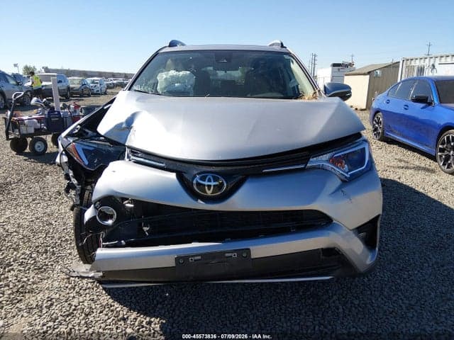2018 TOYOTA RAV4 XLE 13