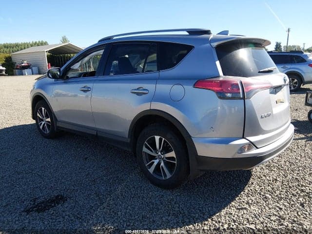 2018 TOYOTA RAV4 XLE 3