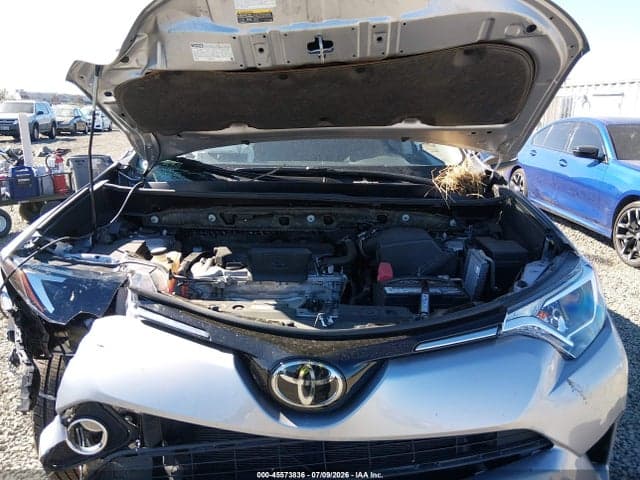 2018 TOYOTA RAV4 XLE 10