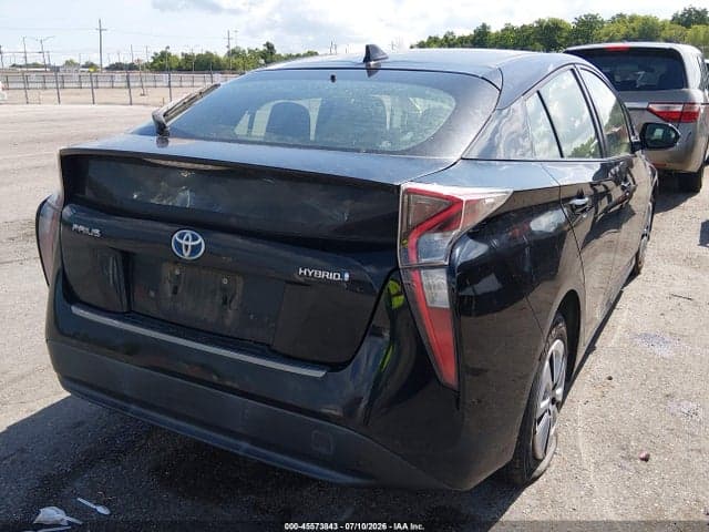 2017 TOYOTA PRIUS THREE 5
