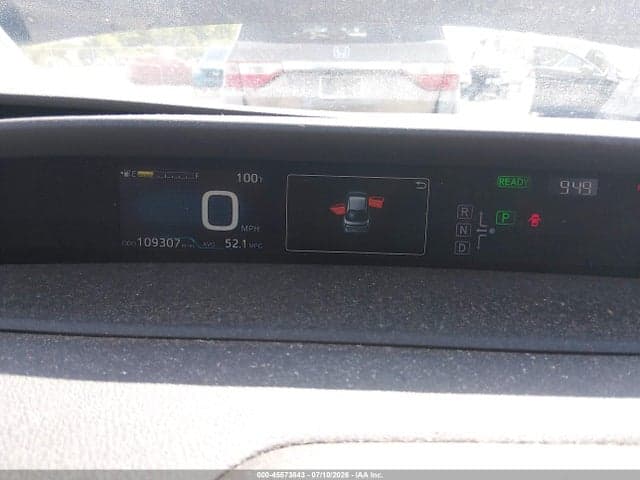 2017 TOYOTA PRIUS THREE 8