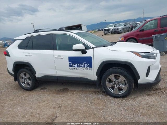 2024 TOYOTA RAV4 XLE 14