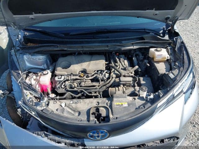 2022 TOYOTA SIENNA XLE 10