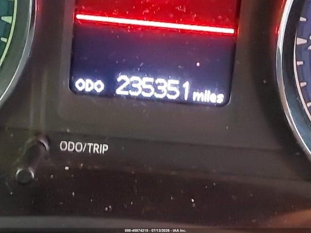 2018 TOYOTA COROLLA LE 15
