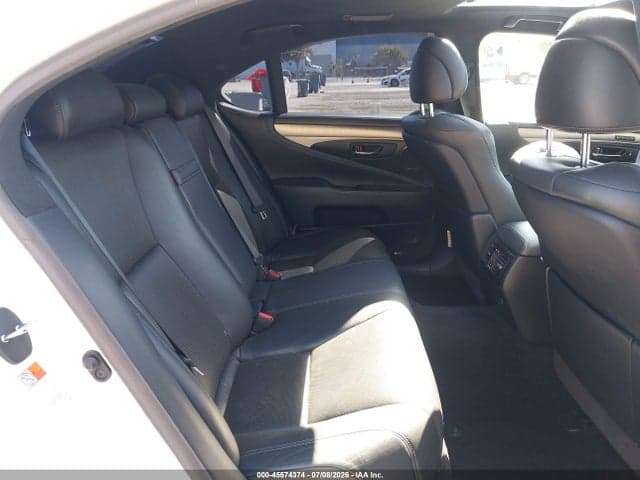 2017 LEXUS LS 460 8