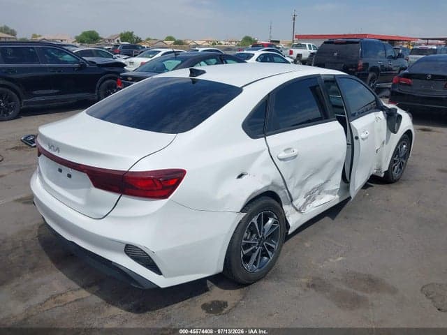 2023 KIA FORTE LXS 4