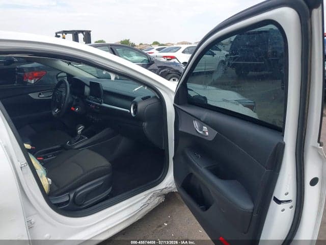 2023 KIA FORTE LXS 5