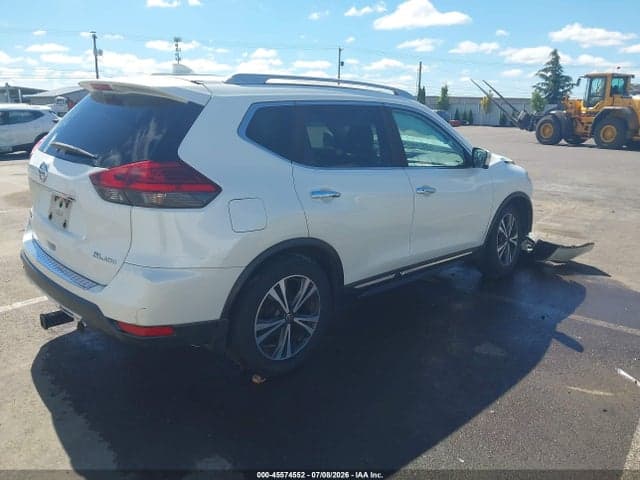 2017 NISSAN ROGUE SL 4