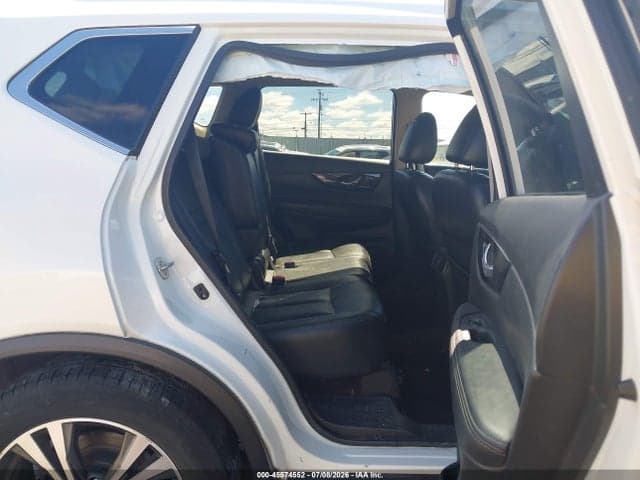 2017 NISSAN ROGUE SL 8