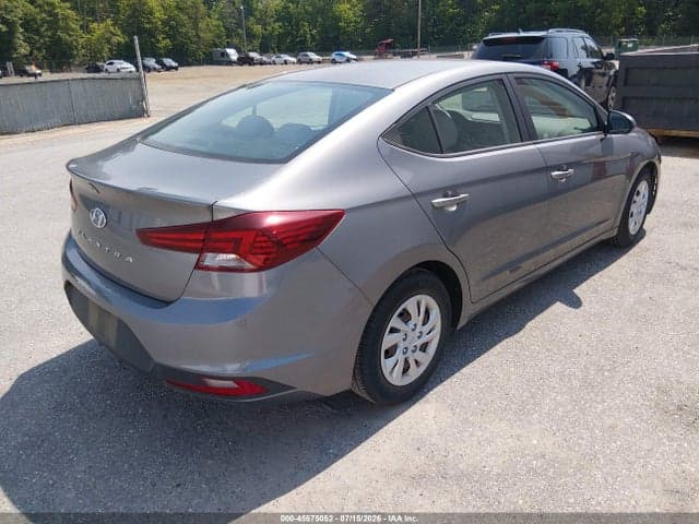 2019 HYUNDAI ELANTRA SE 4