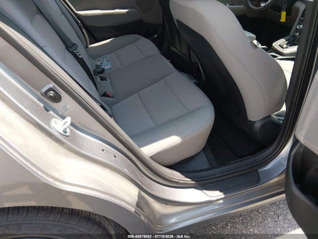 2019 HYUNDAI ELANTRA SE 8