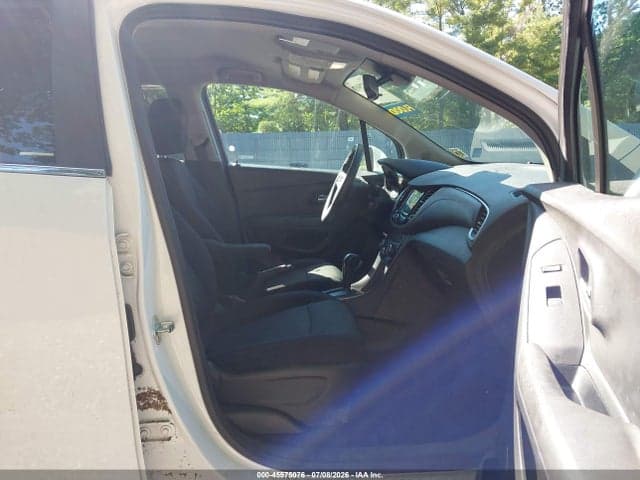 2019 CHEVROLET TRAX LT 5