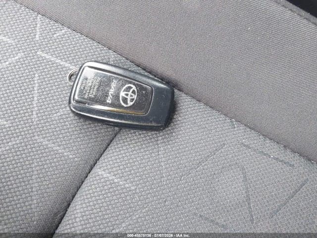 2023 TOYOTA RAV4 XLE 11