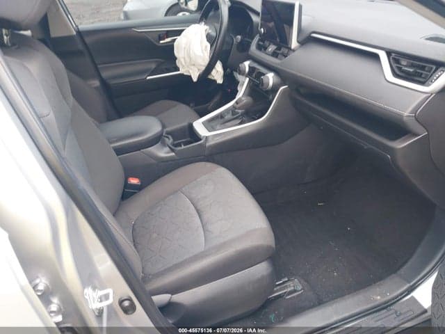 2023 TOYOTA RAV4 XLE 5