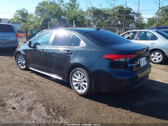 2020 TOYOTA COROLLA XLE 3