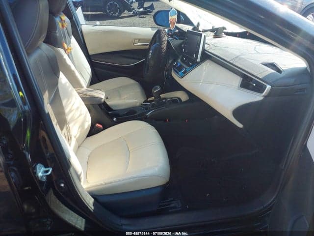 2020 TOYOTA COROLLA XLE 5