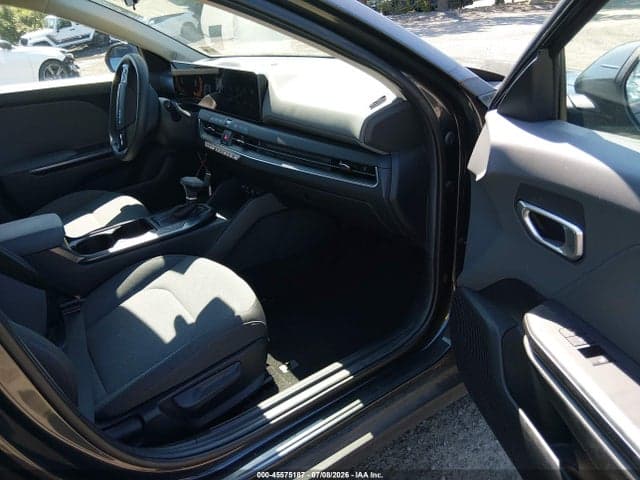 2025 KIA K4 LXS 5