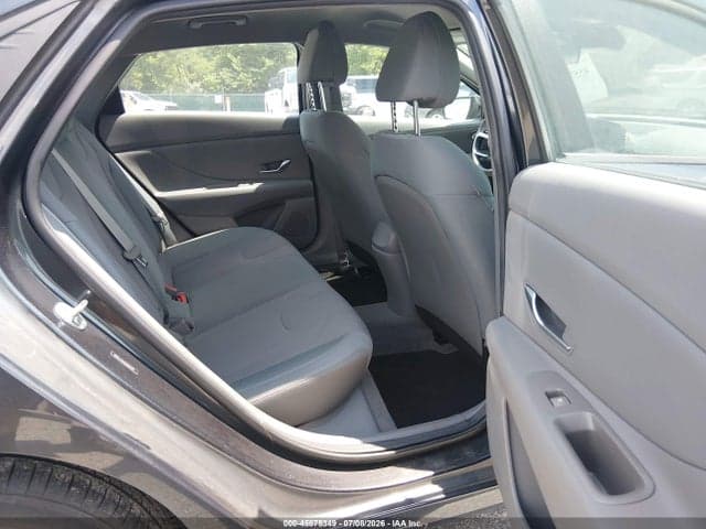 2021 HYUNDAI ELANTRA SE 8