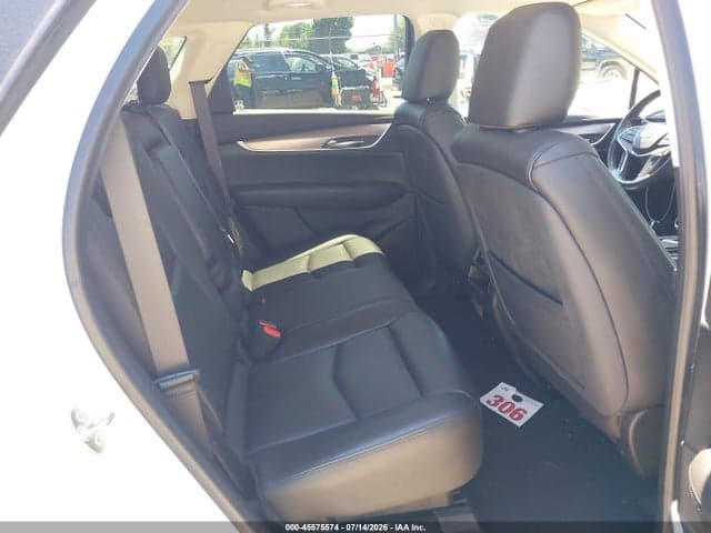 2017 CADILLAC XT5 LUXURY 8