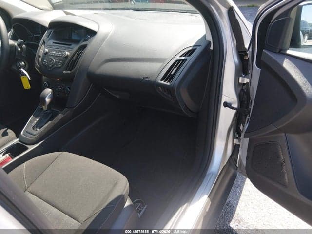 2017 FORD FOCUS SE 5