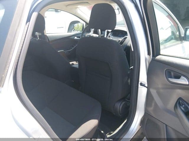 2017 FORD FOCUS SE 8