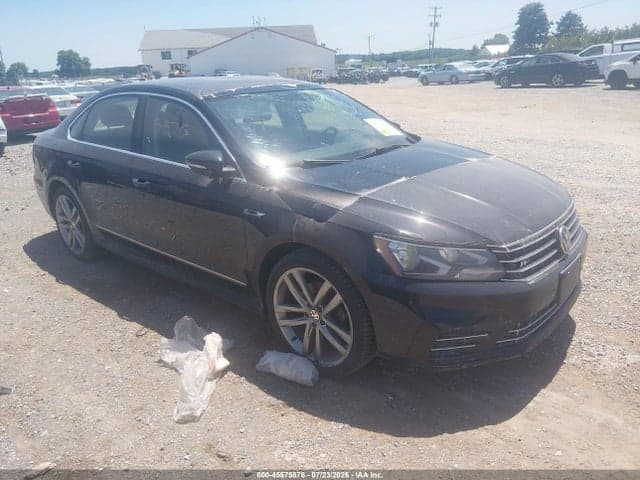 2017 VOLKSWAGEN PASSAT 1.8T R-LINE