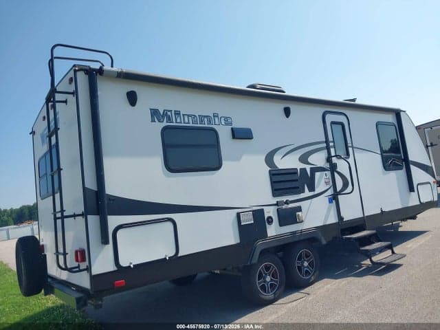 2017 WINNEBAGO MINNIE M-2500RL 4