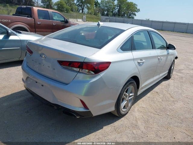 2019 HYUNDAI SONATA SE 4