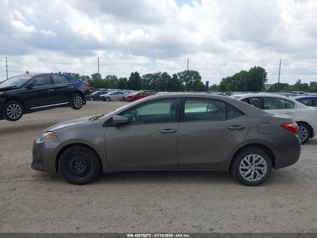 2018 TOYOTA COROLLA LE 14