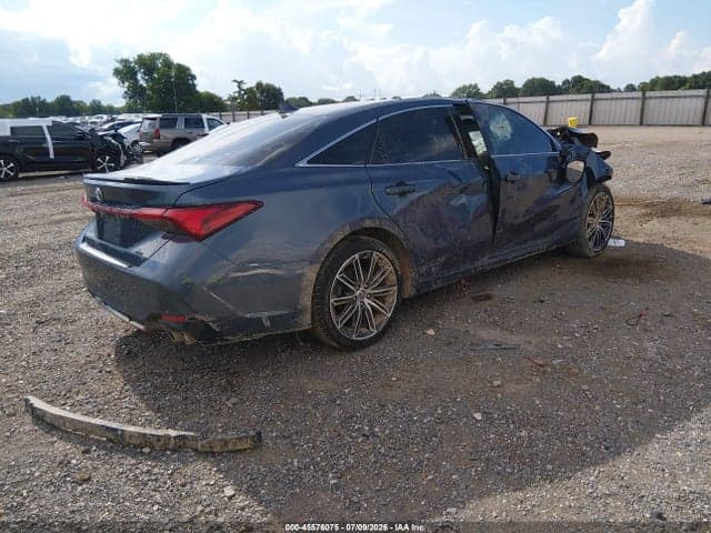 2020 TOYOTA AVALON XSE 4