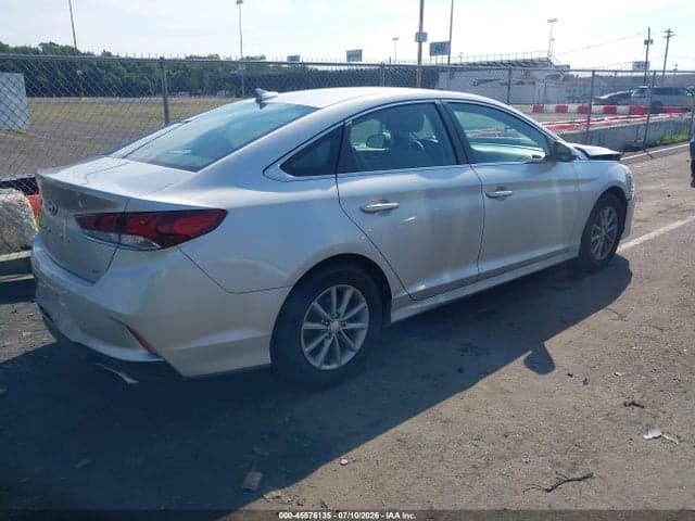2018 HYUNDAI SONATA SE 4