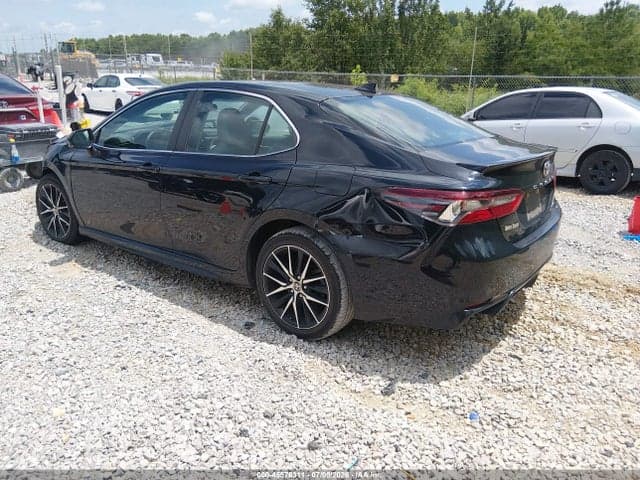 2022 TOYOTA CAMRY SE 4