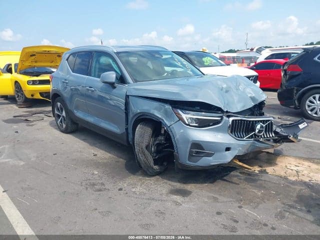 2023 VOLVO XC40 B5 PLUS BRIGHT THEME