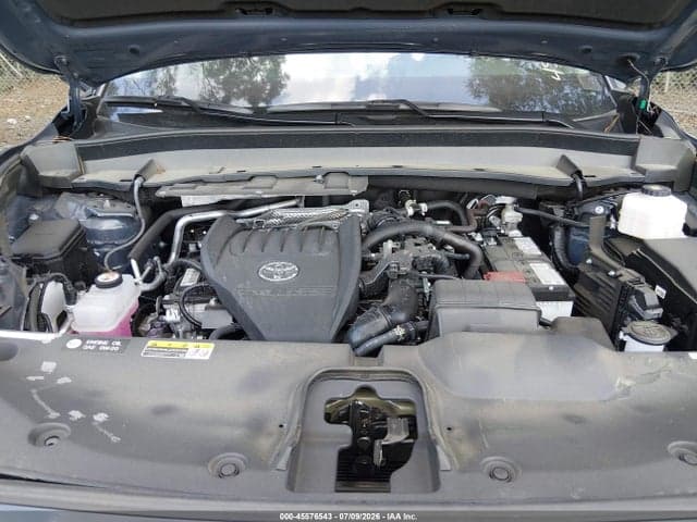 2025 TOYOTA GRAND HIGHLANDER XLE 10
