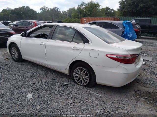 2017 TOYOTA CAMRY LE 4