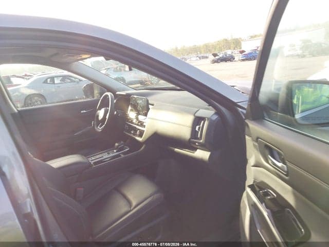 2025 NISSAN PATHFINDER SL FWD 5