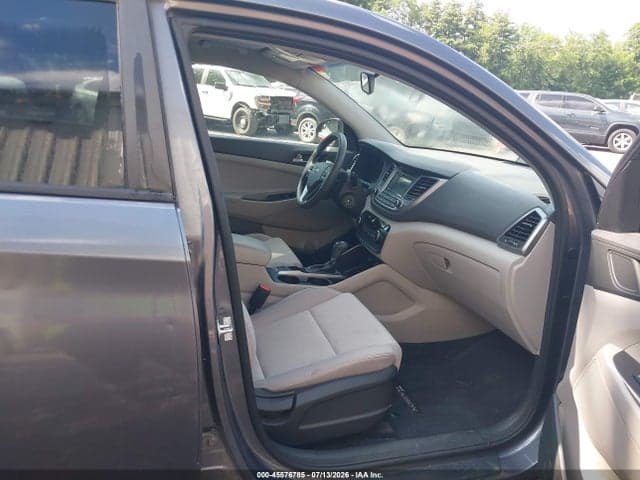 2018 HYUNDAI TUCSON SE 5