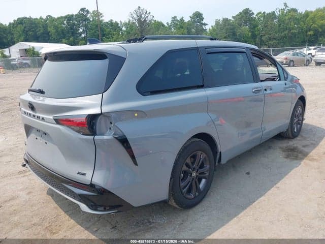 2025 TOYOTA SIENNA XSE 4