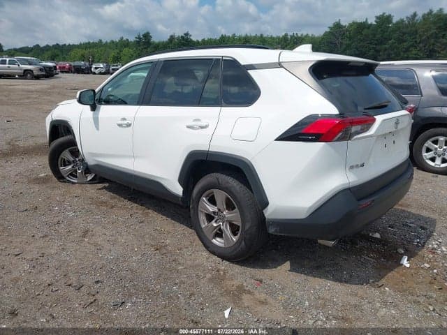 2023 TOYOTA RAV4 XLE 3
