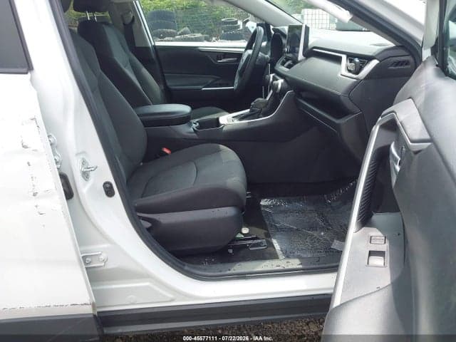 2023 TOYOTA RAV4 XLE 5