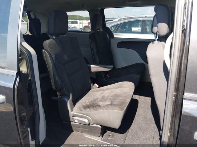 2019 DODGE GRAND CARAVAN SE 8