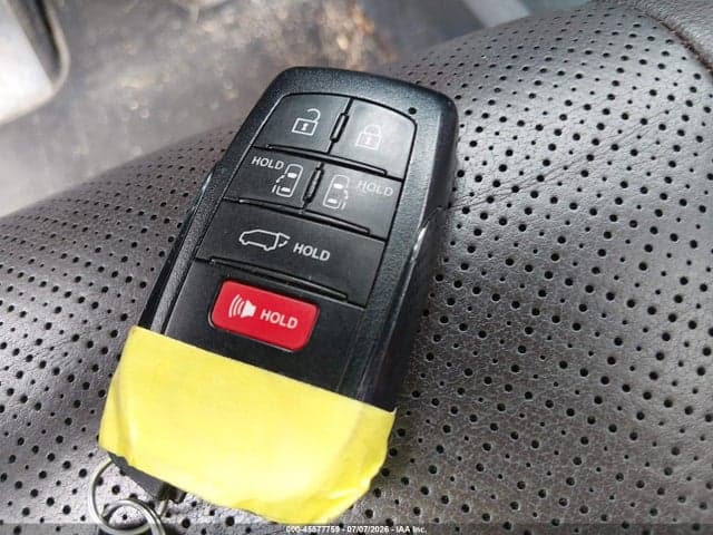 2021 TOYOTA SIENNA PLATINUM 11