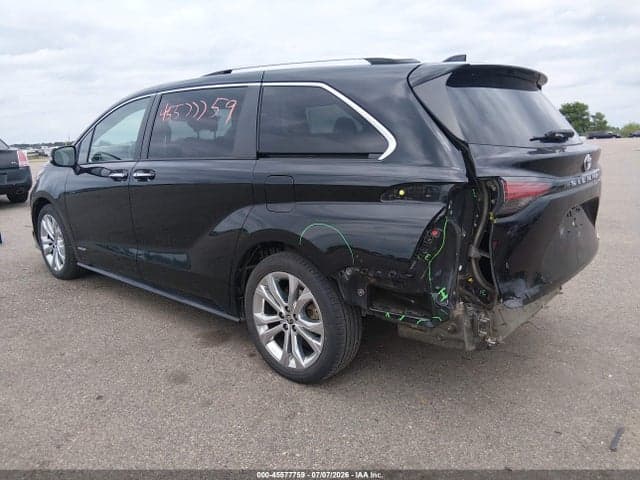 2021 TOYOTA SIENNA PLATINUM 3