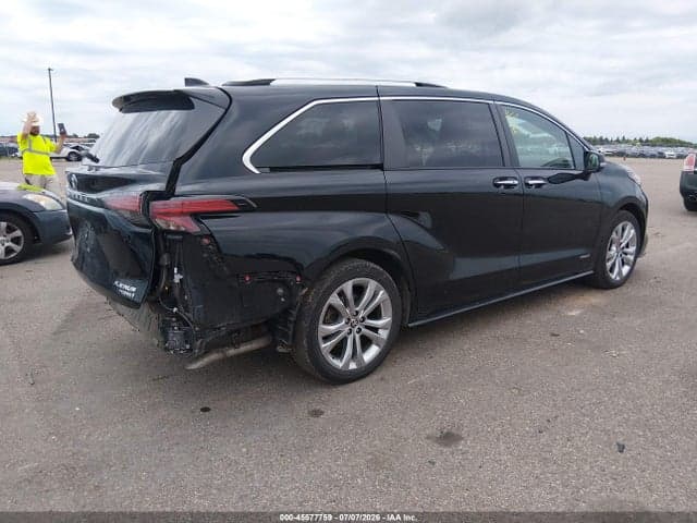 2021 TOYOTA SIENNA PLATINUM 4