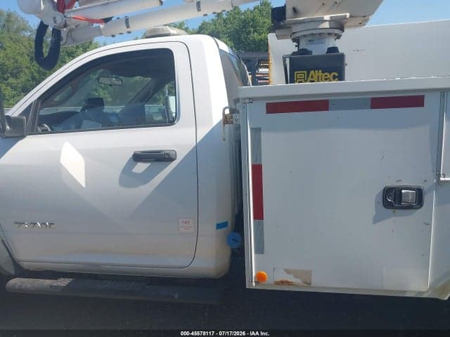 2019 RAM 5500 CHASSIS TRADESMAN/SLT 16