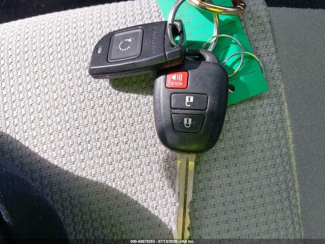 2017 TOYOTA RAV4 XLE 11