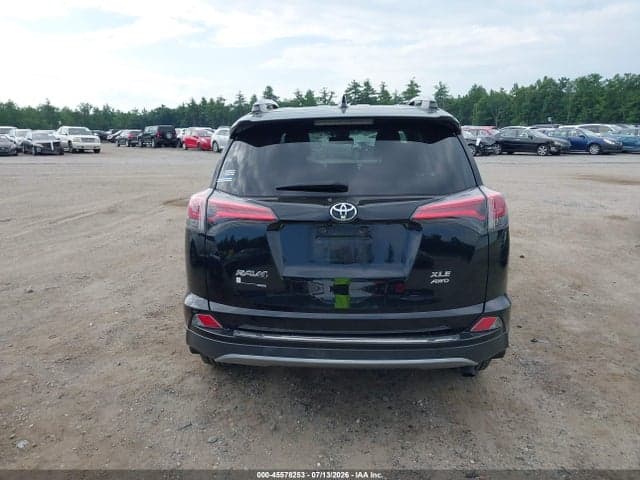 2017 TOYOTA RAV4 XLE 17