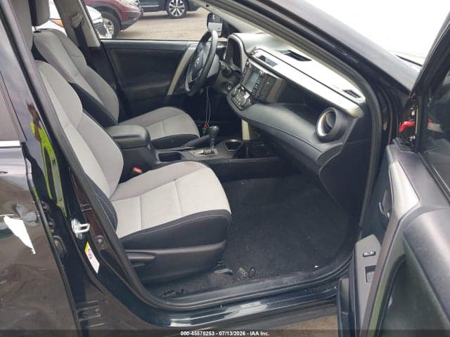 2017 TOYOTA RAV4 XLE 5