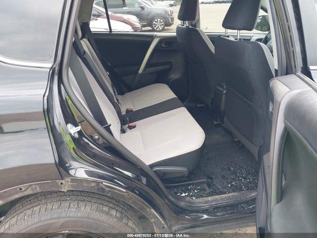 2017 TOYOTA RAV4 XLE 8