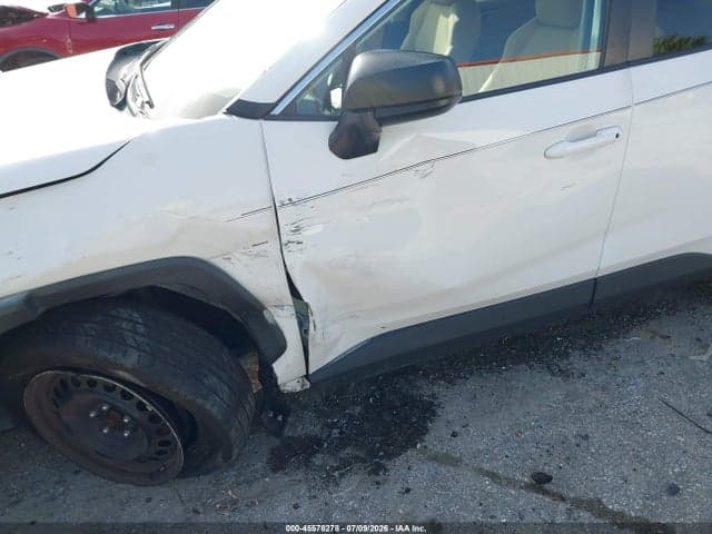 2019 TOYOTA RAV4 LE 6
